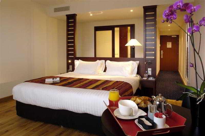 Le Mauritia Hotel Et Spa Pornic Room photo